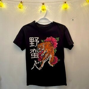 Baggy graphic tee chinese tiger with flowers.